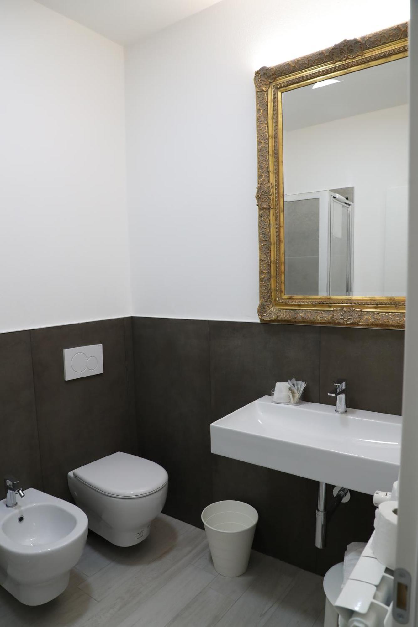 Hotel Central Giacomini Salò Εξωτερικό φωτογραφία