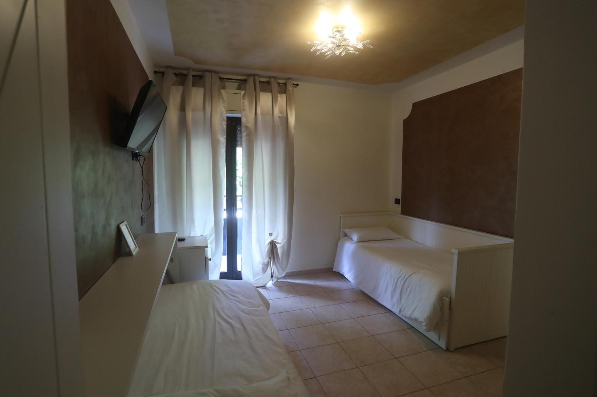 Hotel Central Giacomini Salò Εξωτερικό φωτογραφία