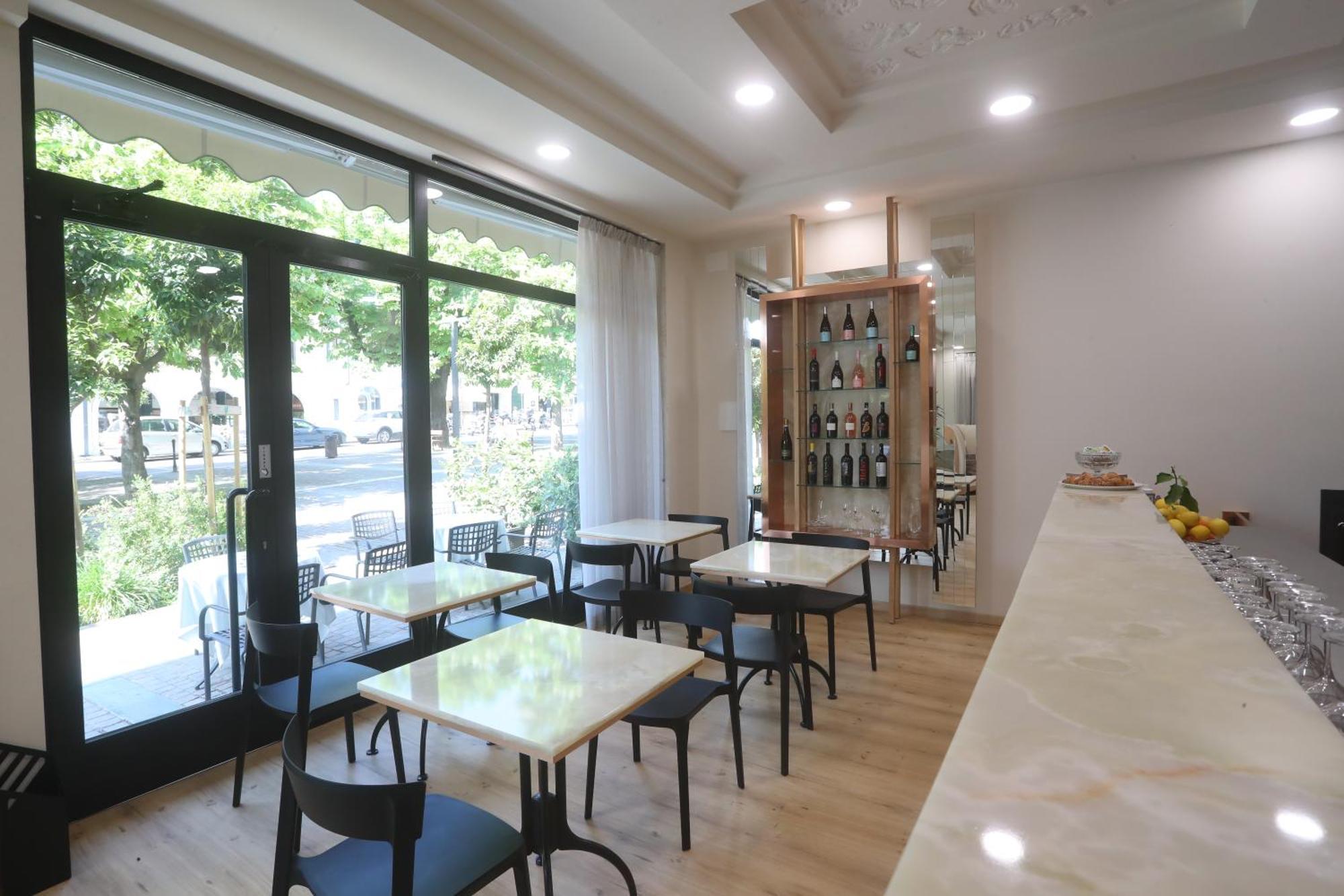 Hotel Central Giacomini Salò Εξωτερικό φωτογραφία