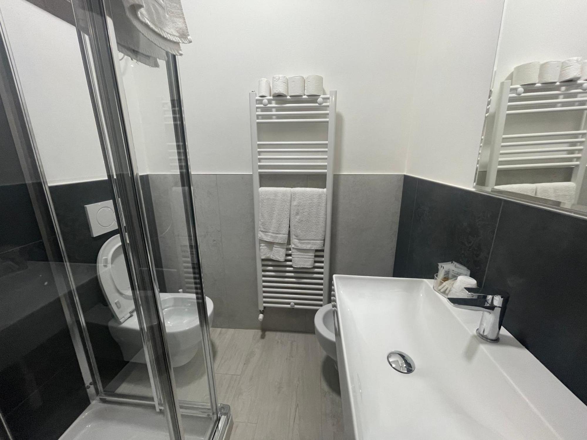 Hotel Central Giacomini Salò Εξωτερικό φωτογραφία