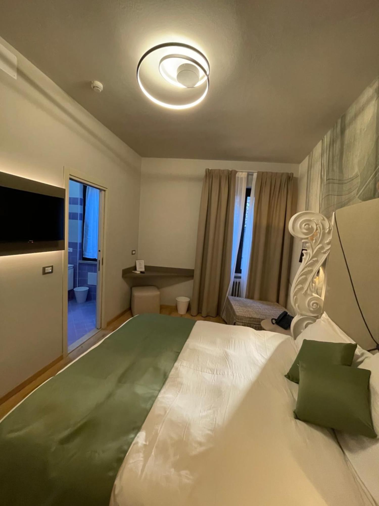 Hotel Central Giacomini Salò Εξωτερικό φωτογραφία